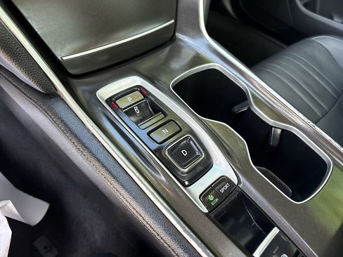 Used 2021 Honda Accord Touring image 16