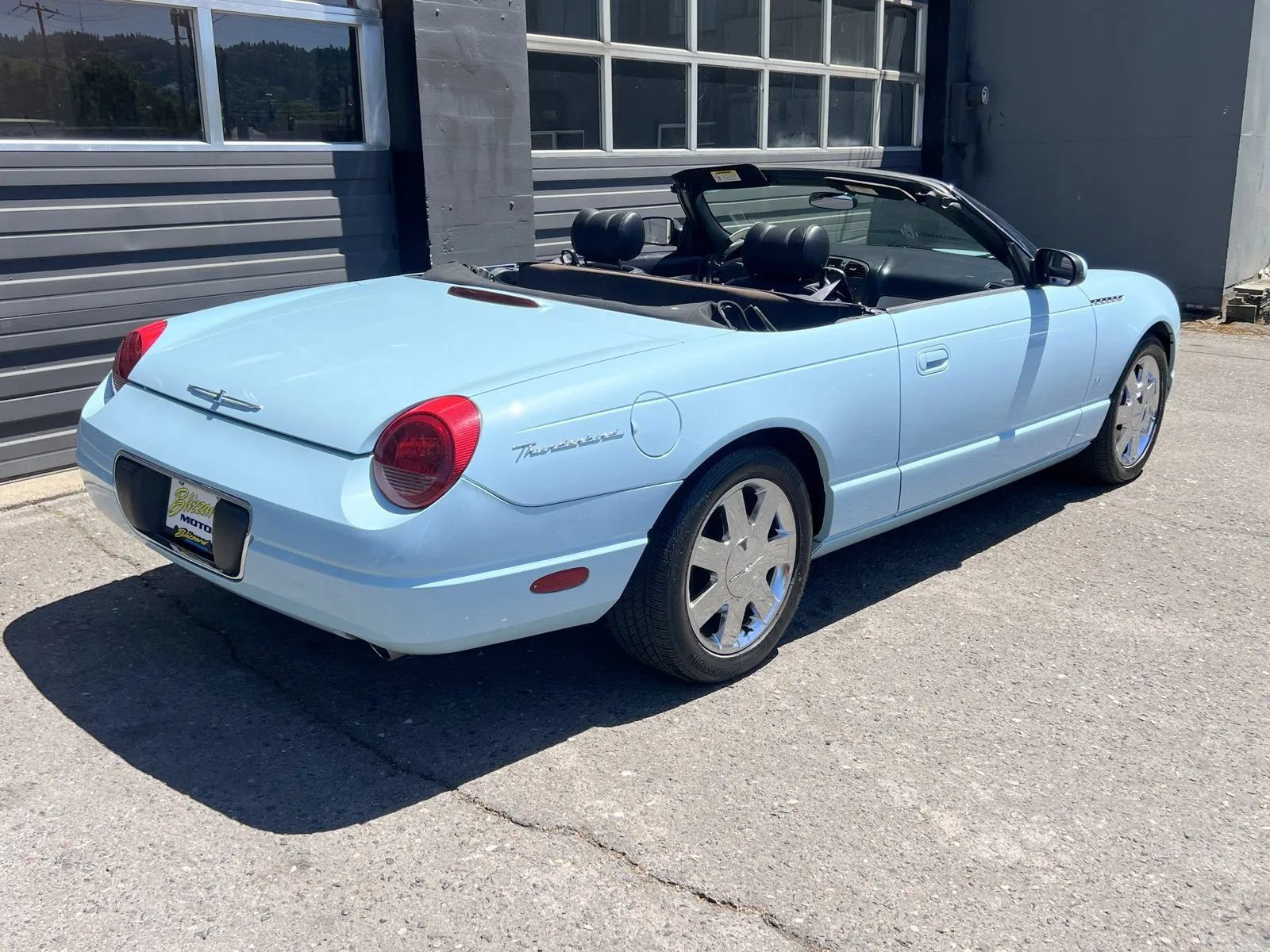 Used 2003 Ford Thunderbird RWD image 12