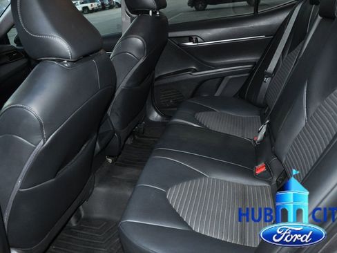 Used 2022 Toyota Camry SE image 12