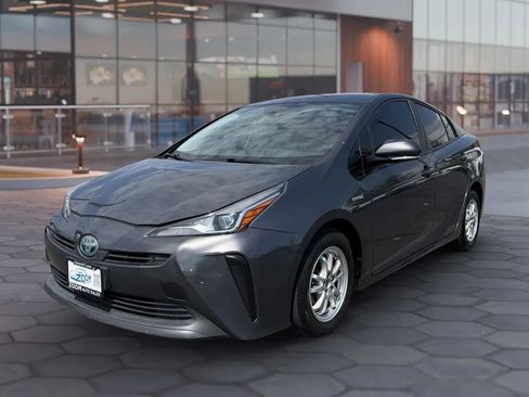 Used 2019 Toyota Prius LE w/ Carpet Mat Package FWD image 3