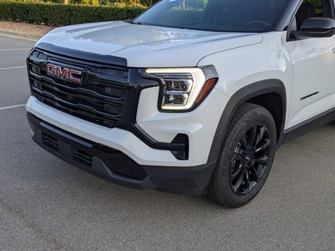 Used 2025 GMC Terrain Elevation w/ Black Edition AWD/4WD image 10