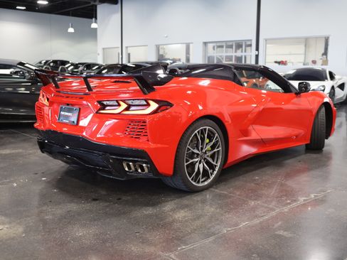 Used 2023 Chevrolet Corvette Stingray Preferred Conv w/ Z51 Performance Package RWD image 9