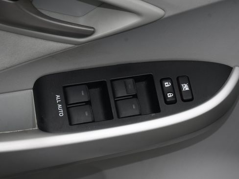 Used 2015 Toyota Prius Three FWD image 10