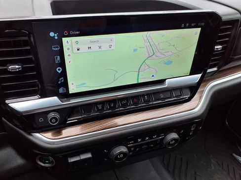 Used 2025 Chevrolet Silverado 2500 LT AWD/4WD image 41
