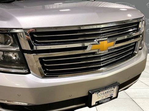 Used 2018 Chevrolet Suburban Premier AWD/4WD image 10