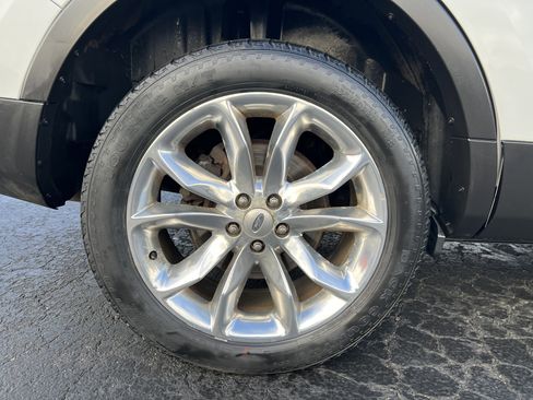 Used 2013 Ford Explorer XLT image 10