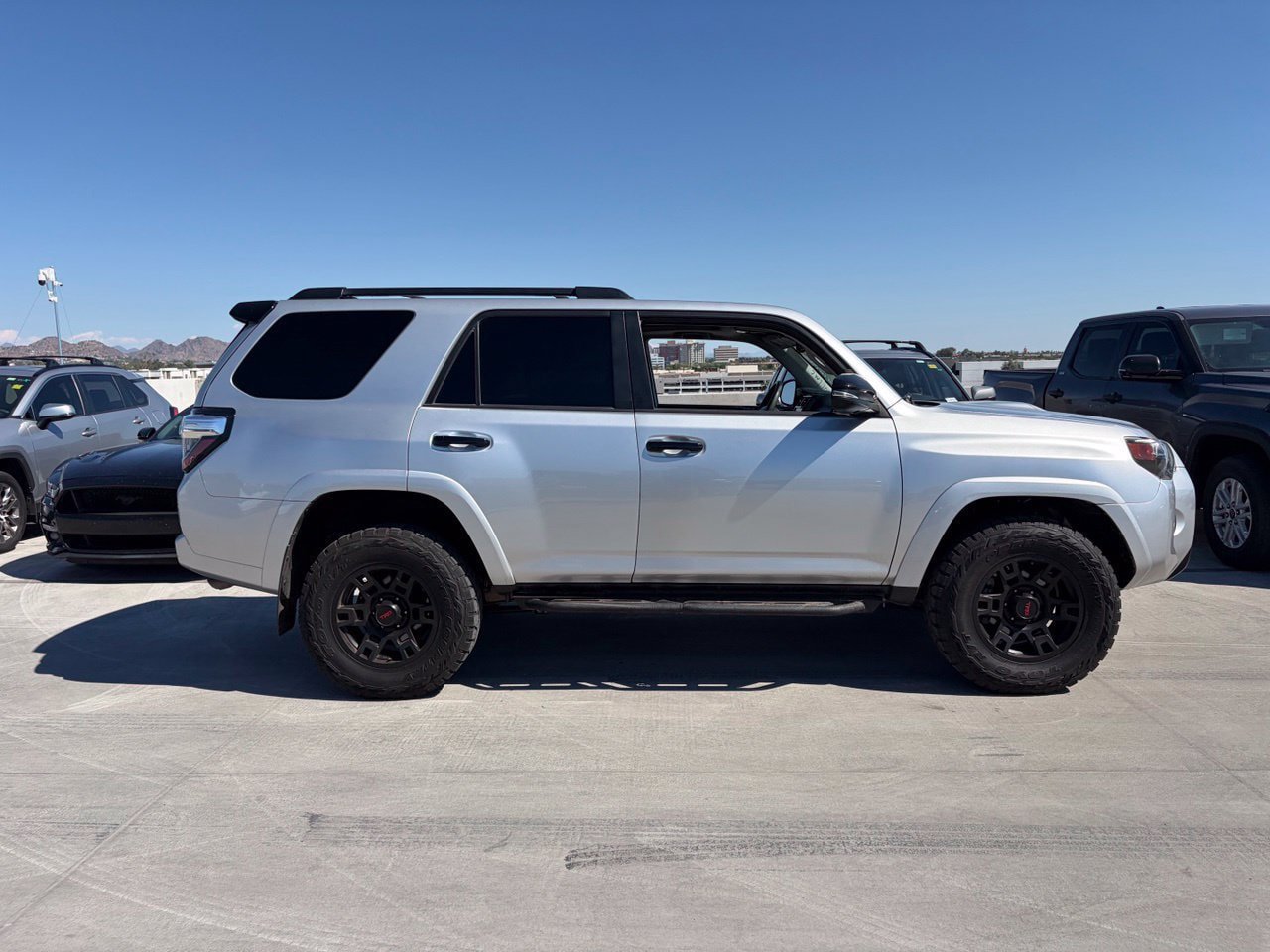 Used 2020 Toyota 4Runner Venture w/ Moonroof Package AWD/4WD image 3