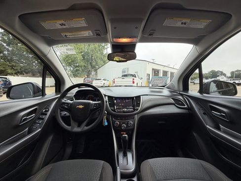 Used 2020 Chevrolet Trax LS w/ Tint and Cruise Package FWD image 26