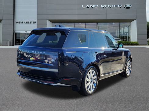 Used 2023 Land Rover Range Rover SE image 4
