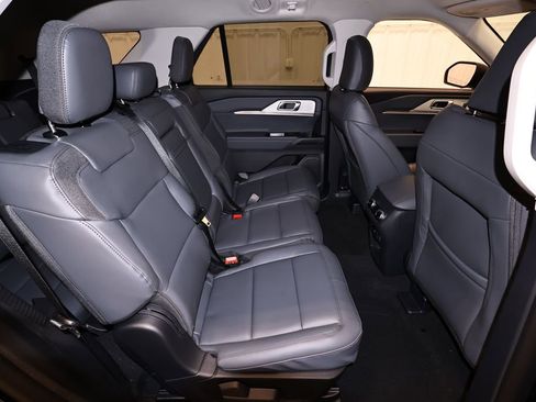 New 2026 Ford Explorer Active AWD/4WD image 17