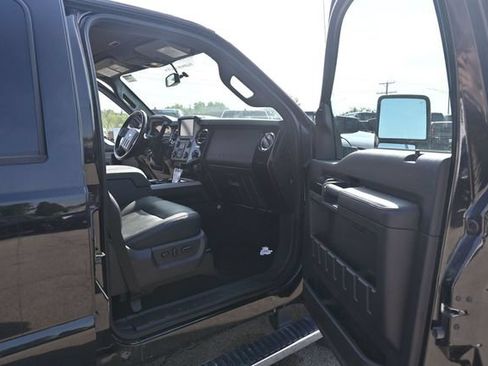 Used 2015 Ford F450 Platinum w/ FX4 Off Road Package AWD/4WD image 29