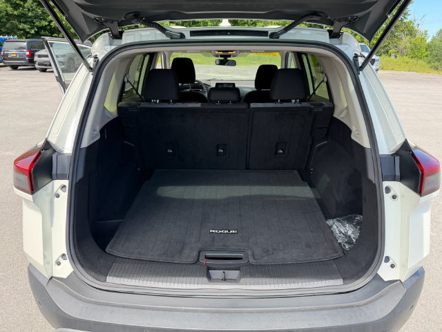 Used 2023 Nissan Rogue SV AWD/4WD image 21