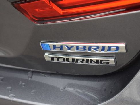 Used 2018 Honda Accord Touring image 17
