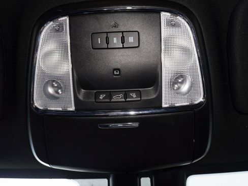 Used 2017 Jeep Grand Cherokee Limited image 22