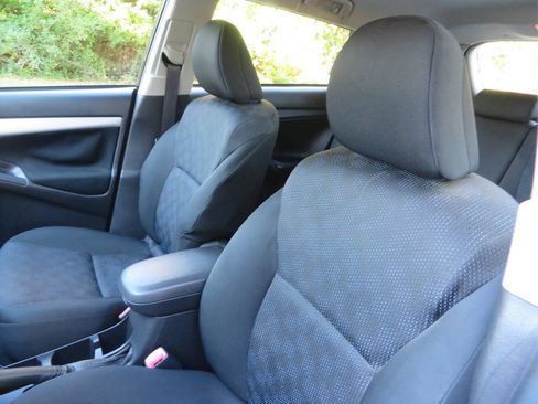 Used 2009 Toyota Matrix S image 10