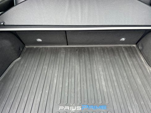 Used 2022 Toyota Prius Prime XLE image 15