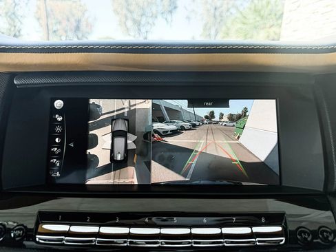 Used 2020 Rolls-Royce Cullinan Black Badge image 19