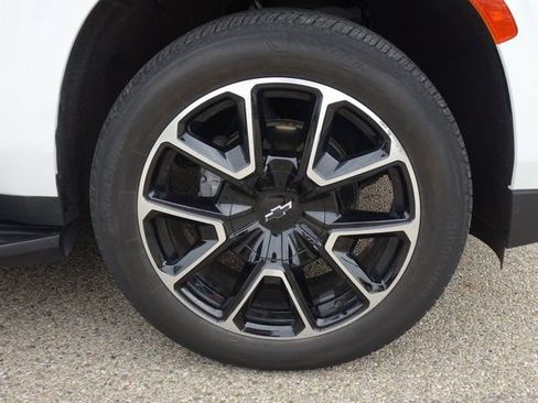 Used 2023 Chevrolet Suburban RST w/ Sport Performance Package AWD/4WD image 28