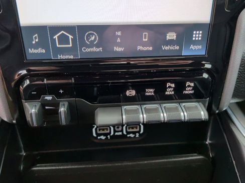 Used 2024 RAM 2500 Laramie w/ Night Edition AWD/4WD image 30