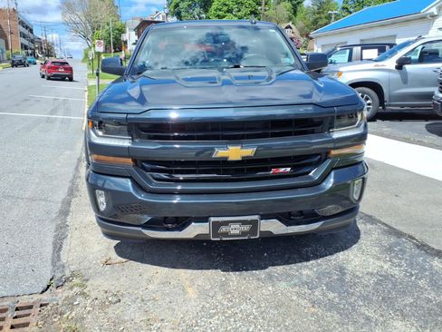 Used 2018 Chevrolet Silverado 1500 LT w/ LT Convenience Package AWD/4WD image 2