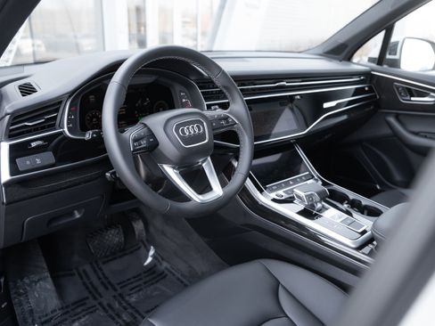 Certified 2025 Audi Q7 2.0T Premium w/ Convenience Plus Package image 10
