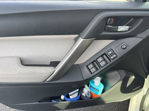 Used 2015 Subaru Forester 2.5i Premium w/ All-Weather Package image 20