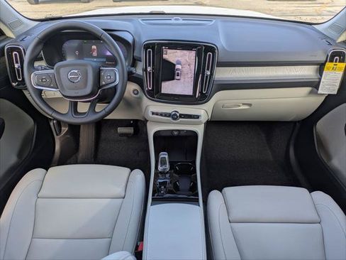 New 2026 Volvo XC40 B5 Ultra w/ Climate Package AWD/4WD image 11