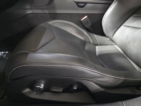 Used 2024 Chevrolet Corvette Stingray Preferred Cpe w/ Z51 Performance Package image 32