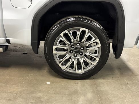 New 2026 GMC Sierra 1500 Denali Ultimate w/ LPO, Black Badging Package image 13