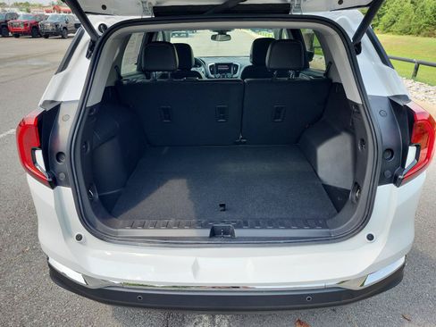 Certified 2024 GMC Terrain SLT FWD image 10