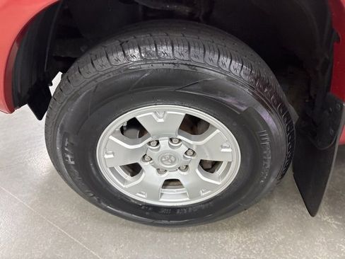 Used 2013 Toyota Tacoma PreRunner image 27