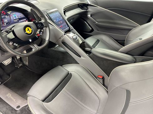 Used 2023 Ferrari Roma RWD image 8