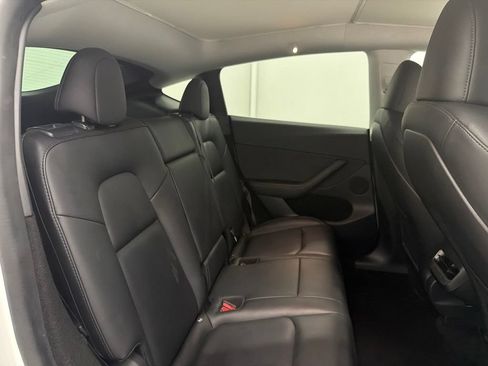 Used 2022 Tesla Model Y Long Range AWD/4WD image 28