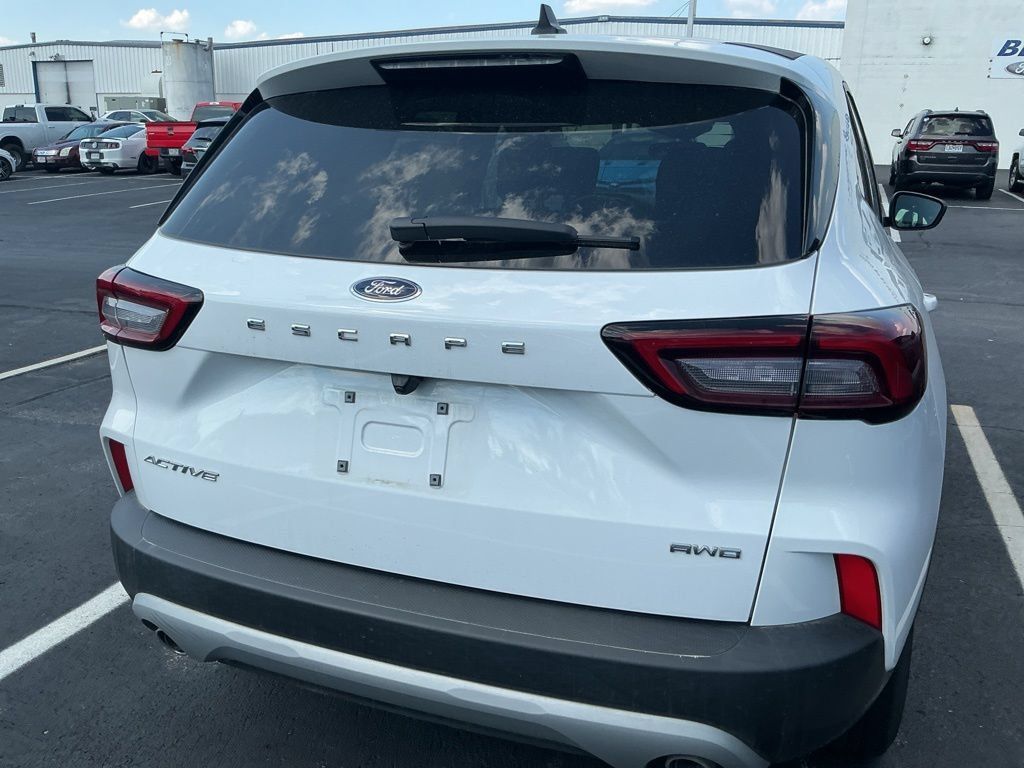 Used 2025 Ford Escape Active AWD/4WD image 8