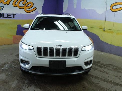 Used 2019 Jeep Cherokee Limited w/ Luxury Group image 3