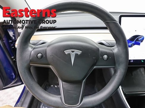 Used 2020 Tesla Model 3 Standard Range RWD image 10