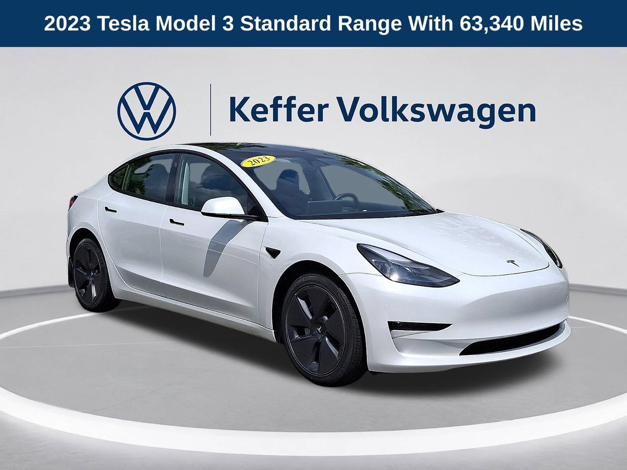 Used 2023 Tesla Model 3 Standard Range RWD image 1