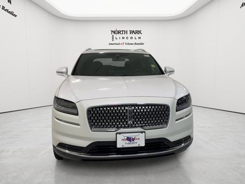 Used 2023 Lincoln Nautilus Reserve w/ Equipment Group 201A AWD/4WD image 8