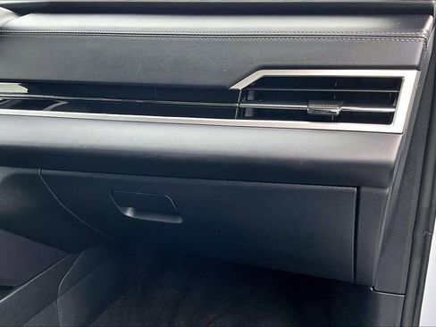 Used 2025 Mitsubishi Outlander LE image 17