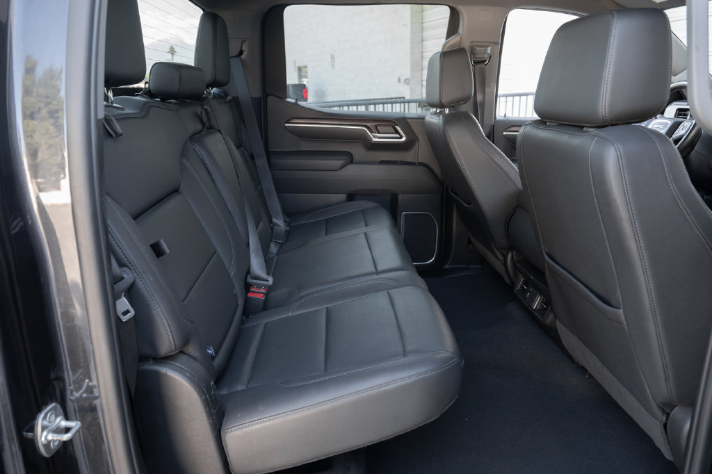 Used 2025 GMC Sierra 1500 SLT AWD/4WD image 38