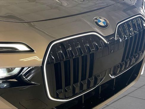 Certified 2024 BMW 760i xDrive AWD/4WD image 30