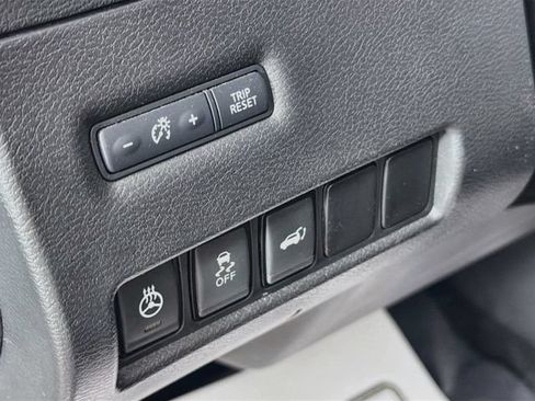 Used 2018 Nissan Murano SV AWD/4WD image 10