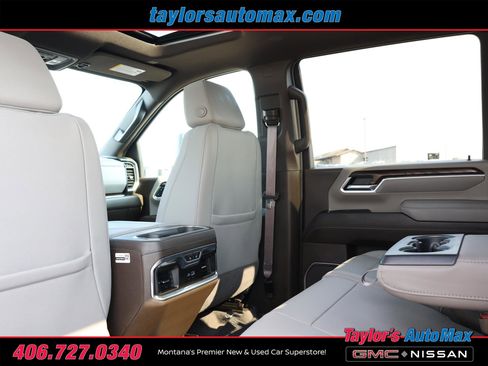 Used 2025 GMC Sierra 3500 SLT w/ SLT Premium Package image 43