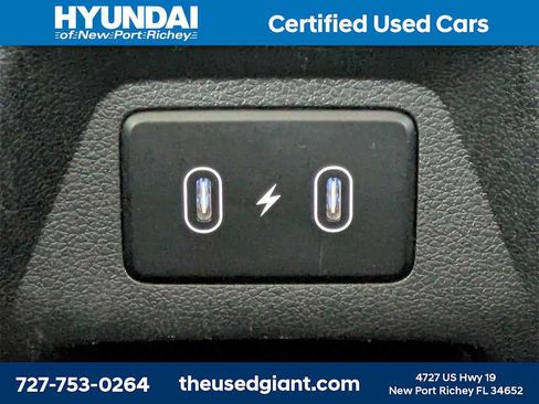 Certified 2024 Hyundai Venue SEL image 15