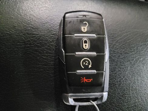 Used 2019 RAM 1500 Big Horn RWD image 32