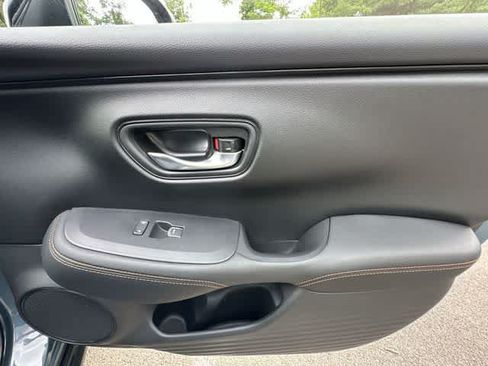 Used 2025 Honda HR-V Sport image 21