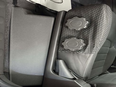 Used 2019 Nissan Frontier PRO-4X image 15