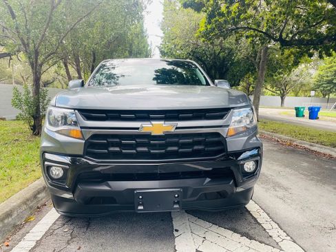Used 2022 Chevrolet Colorado LT w/ LT Convenience Package image 8