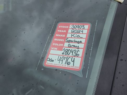 Used 2024 Kia Sportage LX image 9