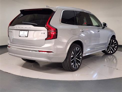 Used 2025 Volvo XC90 B5 Plus image 2